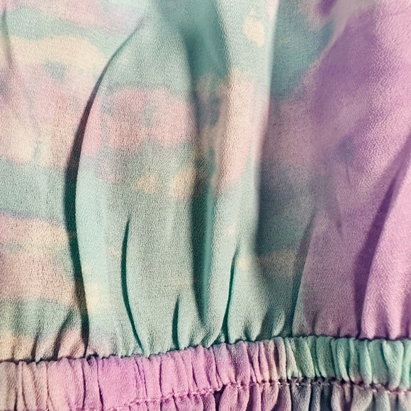 Tie-dyed mini dress with Rushing bottom - Picture 2 of 3